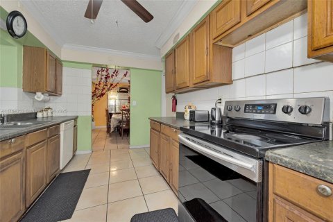 House in Margate, Florida 2 bedrooms, 105.35 sq.m. № 1697098 - photo 12
