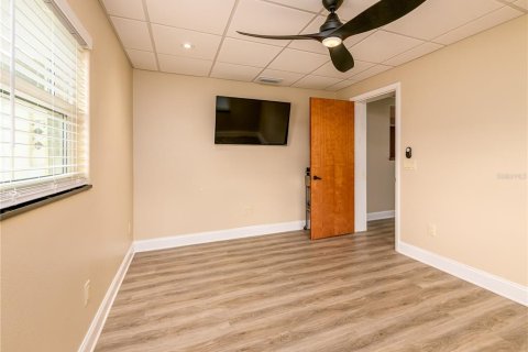 House in Brandon, Florida 3 bedrooms, 139.35 sq.m. № 2213546 - photo 20