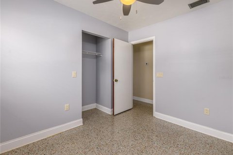 House in Brandon, Florida 3 bedrooms, 139.35 sq.m. № 2213546 - photo 26