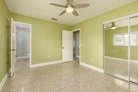 House in Brandon, Florida 3 bedrooms, 139.35 sq.m. № 2213546 - photo 22