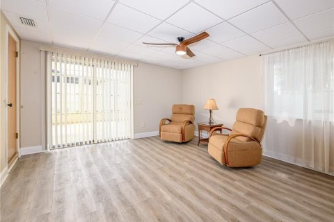 House in Brandon, Florida 3 bedrooms, 139.35 sq.m. № 2213546 - photo 16