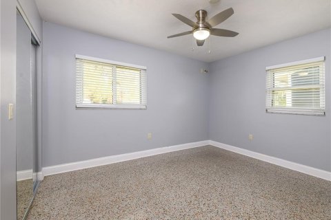 House in Brandon, Florida 3 bedrooms, 139.35 sq.m. № 2213546 - photo 23