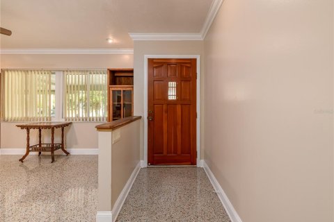 House in Brandon, Florida 3 bedrooms, 139.35 sq.m. № 2213546 - photo 5