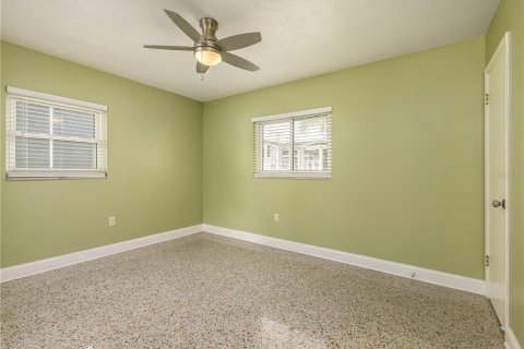 House in Brandon, Florida 3 bedrooms, 139.35 sq.m. № 2213546 - photo 21