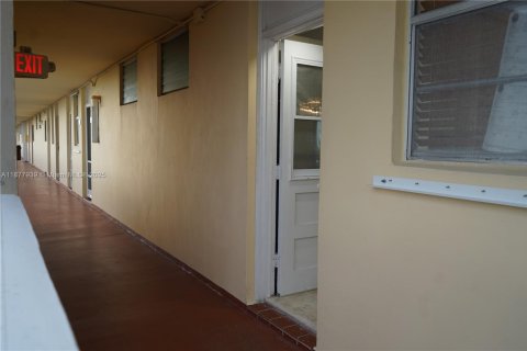 Copropriété à louer à Aventura, Floride: 2 chambres, 100.61 m2 № 1981703 - photo 7