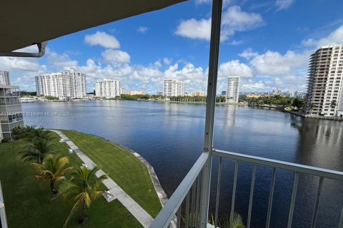 Copropriété à louer à Aventura, Floride: 2 chambres, 100.61 m2 № 1981703 - photo 27
