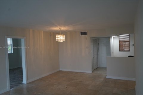 Copropriété à louer à Aventura, Floride: 2 chambres, 100.61 m2 № 1981703 - photo 17