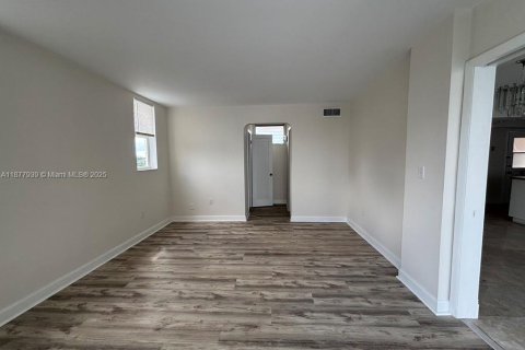 Copropriété à louer à Aventura, Floride: 2 chambres, 100.61 m2 № 1981703 - photo 19