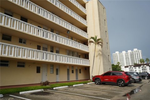 Copropriété à louer à Aventura, Floride: 2 chambres, 100.61 m2 № 1981703 - photo 30