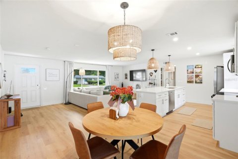 Villa ou maison à vendre à Seminole, Floride: 2 chambres, 99.87 m2 № 2219988 - photo 3