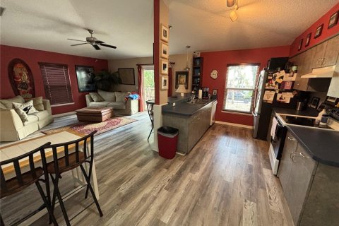 Villa ou maison à louer à Bradenton, Floride: 3 chambres, 96.62 m2 № 2113799 - photo 5