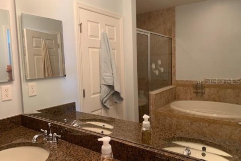 Снять в аренду кондоминиум в Орландо, Флорида 7 комнат, 193.7м2, № 1912337 - фото 15