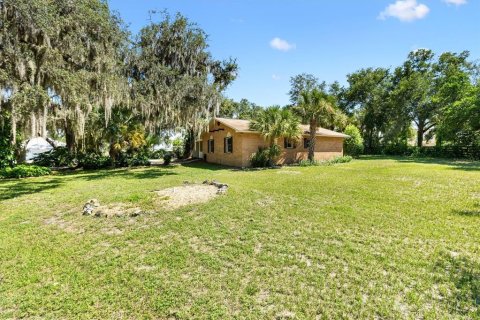 House in Wildwood, Florida 3 bedrooms, 145.67 sq.m. № 1853415 - photo 29