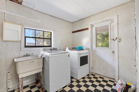 House in Wildwood, Florida 3 bedrooms, 145.67 sq.m. № 1853415 - photo 24