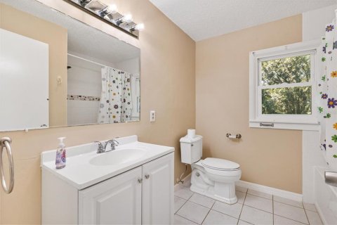 House in Wildwood, Florida 3 bedrooms, 145.67 sq.m. № 1853415 - photo 20