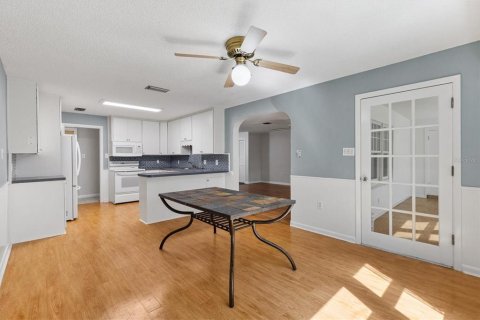 House in Wildwood, Florida 3 bedrooms, 145.67 sq.m. № 1853415 - photo 13