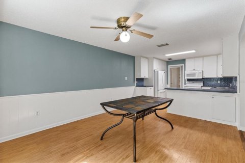 House in Wildwood, Florida 3 bedrooms, 145.67 sq.m. № 1853415 - photo 14