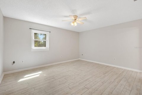 House in Wildwood, Florida 3 bedrooms, 145.67 sq.m. № 1853415 - photo 15