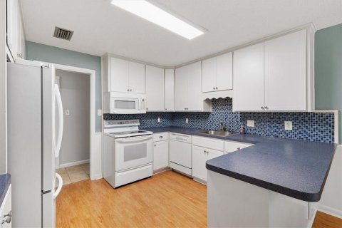 House in Wildwood, Florida 3 bedrooms, 145.67 sq.m. № 1853415 - photo 10