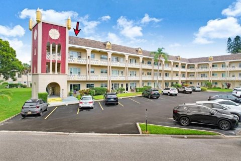 Copropriété à vendre à Clearwater, Floride: 2 chambres, 102.19 m2 № 1918811 - photo 1
