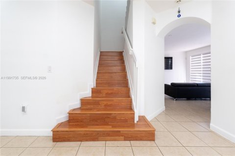 Villa ou maison à louer à Homestead, Floride: 5 chambres, 232.35 m2 № 2052541 - photo 17