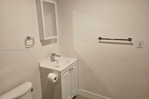 Снять в аренду виллу или дом в Майами, Флорида 2 спальни, 266.35м2, № 1965196 - фото 24