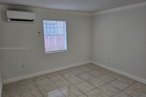 Снять в аренду виллу или дом в Майами, Флорида 2 спальни, 266.35м2, № 1965196 - фото 29