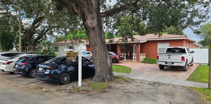 Дом в Майами, Флорида 2 спальни, 266.35м2 № 1965196