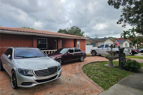 Снять в аренду виллу или дом в Майами, Флорида 2 спальни, 266.35м2, № 1965196 - фото 7