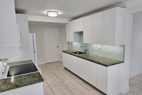 Снять в аренду виллу или дом в Майами, Флорида 2 спальни, 266.35м2, № 1965196 - фото 14