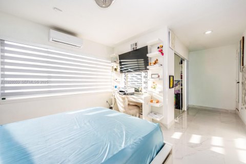 Купить виллу или дом в Майами, Флорида 3 спальни, 205.69м2, № 2039207 - фото 13