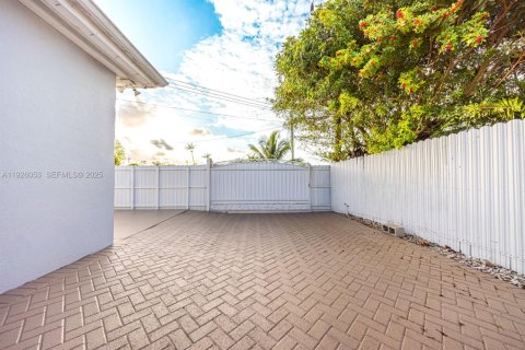 Купить виллу или дом в Майами, Флорида 3 спальни, 205.69м2, № 2039207 - фото 23