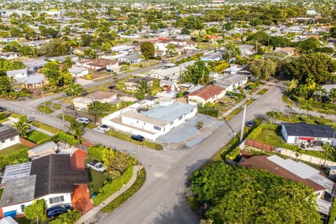 Купить виллу или дом в Майами, Флорида 3 спальни, 205.69м2, № 2039207 - фото 5