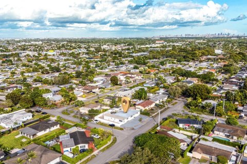 Купить виллу или дом в Майами, Флорида 3 спальни, 205.69м2, № 2039207 - фото 4