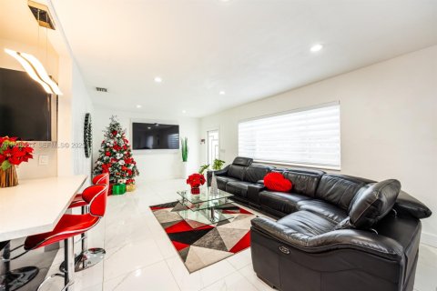 Купить виллу или дом в Майами, Флорида 3 спальни, 205.69м2, № 2039207 - фото 12