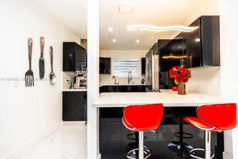 Купить виллу или дом в Майами, Флорида 3 спальни, 205.69м2, № 2039207 - фото 10