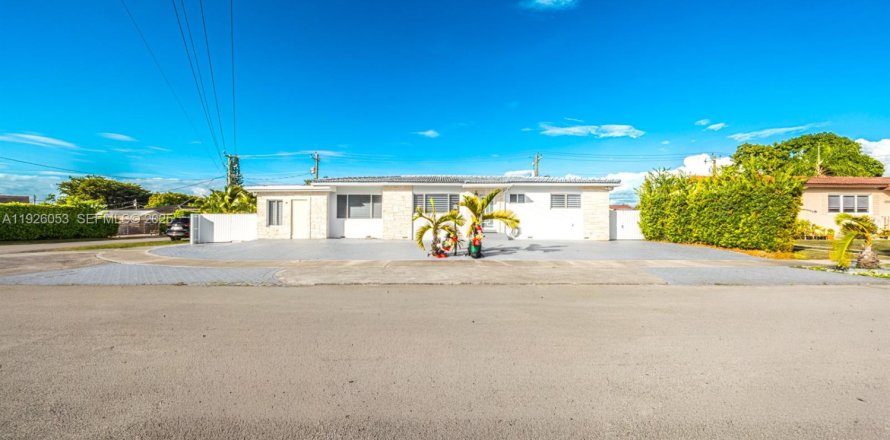 Дом в Майами, Флорида 3 спальни, 205.69м2 № 2039207