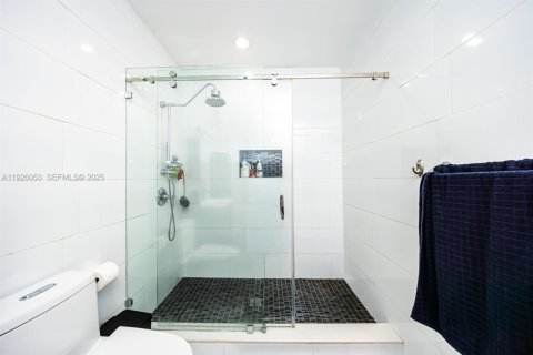 Купить виллу или дом в Майами, Флорида 3 спальни, 205.69м2, № 2039207 - фото 19