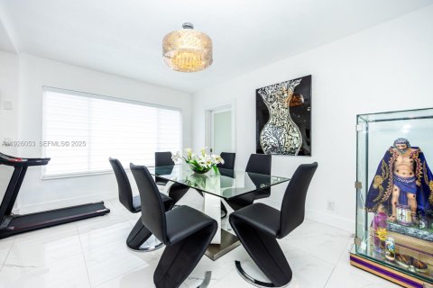 Купить виллу или дом в Майами, Флорида 3 спальни, 205.69м2, № 2039207 - фото 9
