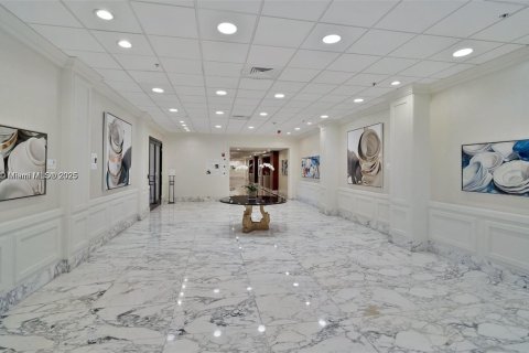 Купить кондоминиум в Майами-Бич, Флорида 1 спальня, 86.4м2, № 1932823 - фото 24