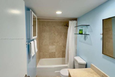 Купить кондоминиум в Майами-Бич, Флорида 1 спальня, 86.4м2, № 1932823 - фото 13