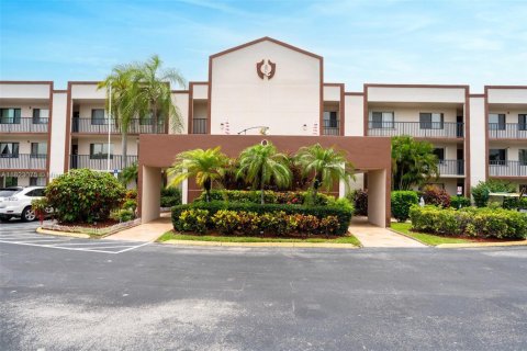 Condo in Tamarac, Florida, 2 bedrooms  № 1787226 - photo 24