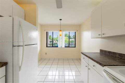 Condo in Tamarac, Florida, 2 bedrooms  № 1787226 - photo 6