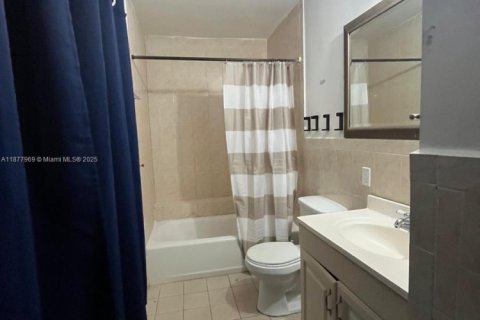 Купить виллу или дом в Норт-Майами, Флорида 3 спальни, 160.63м2, № 1927423 - фото 21