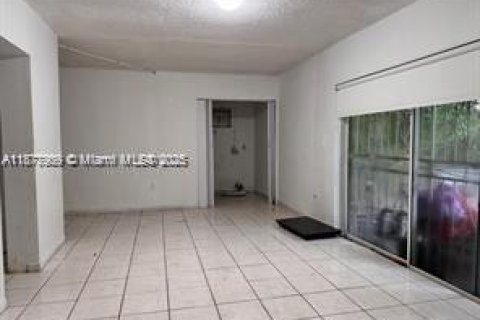 Купить виллу или дом в Норт-Майами, Флорида 3 спальни, 160.63м2, № 1927423 - фото 17