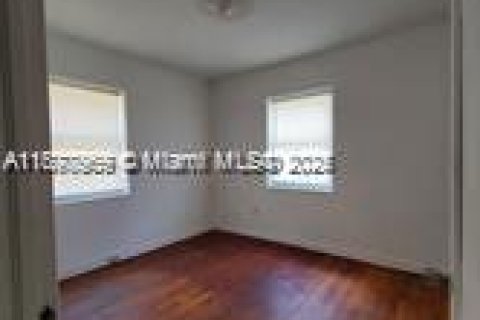 Купить виллу или дом в Норт-Майами, Флорида 3 спальни, 160.63м2, № 1927423 - фото 8