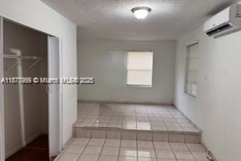 Купить виллу или дом в Норт-Майами, Флорида 3 спальни, 160.63м2, № 1927423 - фото 20