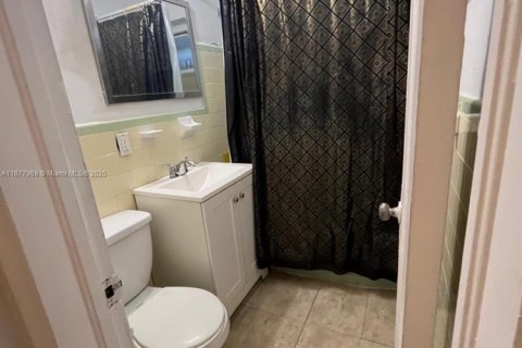 Купить виллу или дом в Норт-Майами, Флорида 3 спальни, 160.63м2, № 1927423 - фото 24