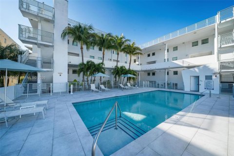 Condominio en venta en Miami Beach, Florida, 2 dormitorios, 138.24 m2 № 2026581 - foto 30