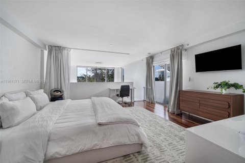 Condominio en venta en Miami Beach, Florida, 2 dormitorios, 138.24 m2 № 2026581 - foto 23